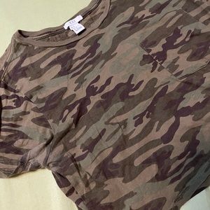 Forever 21 camo pocketed crop top